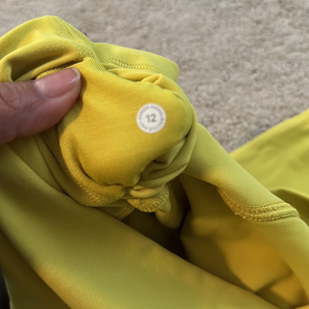 Lululemon - Picture 6 of 6